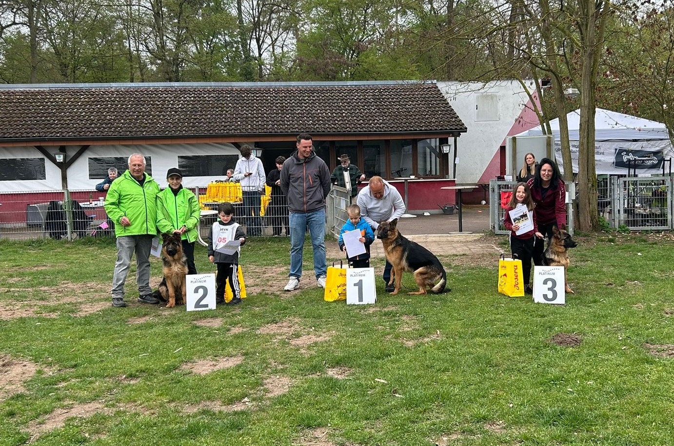 PHOTO-2026-04-12-14-54-35geschn